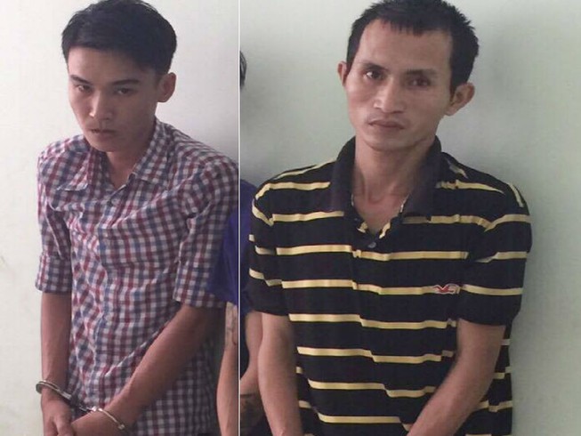 Đạo chích dùng móc quần áo 'câu' điện thoại
