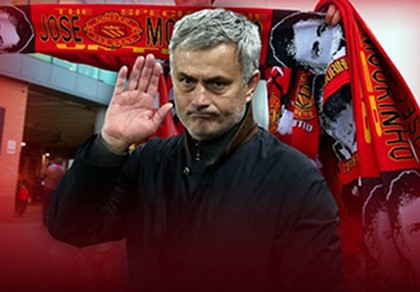 Mourinho trở lại Manchester, chính thức bắt tay vào công việc