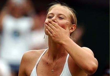 Không thi đấu Olympic Rio, Maria Sharapova chơi tennis bãi biển