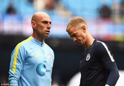 Pep Guardiola sa thải thủ môn số 1 nước Anh