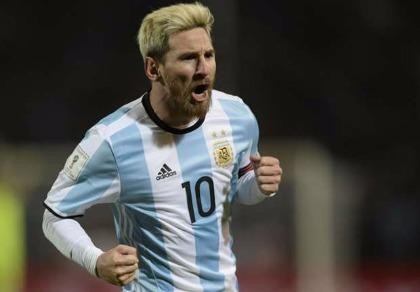 Argentina 1-0 Uruguay: Messi trở lại và ghi bàn ngoạn mục