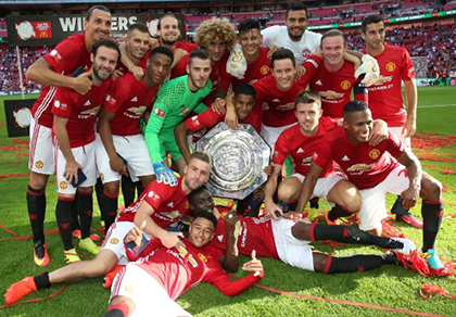 Ibrahimovic, Pogba, Rooney bị MU cấm đổi áo thi đấu