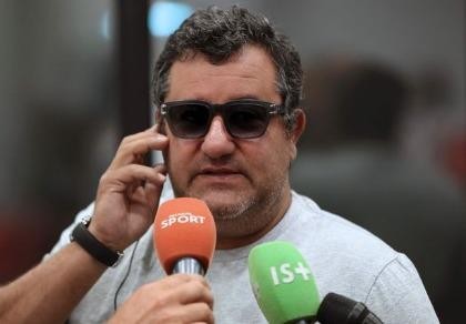 Siêu cò Mino Raiola từng gọi Ibrahimovic là 'thứ bỏ đi'