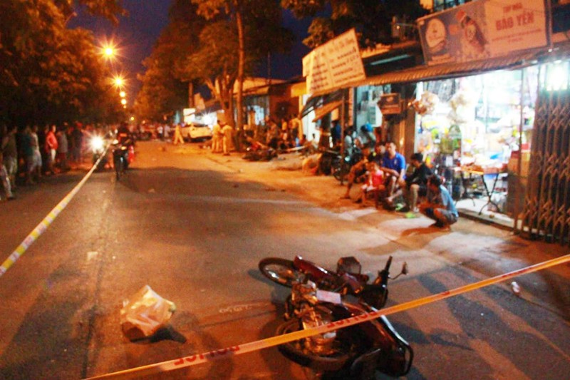 Ã tÃ´ lao vá»a hÃ¨ gÃ¢y tai náº¡n kinh hoÃ ng, 6 ngÆ°á»i thÆ°Æ¡ng vong - áº£nh 2