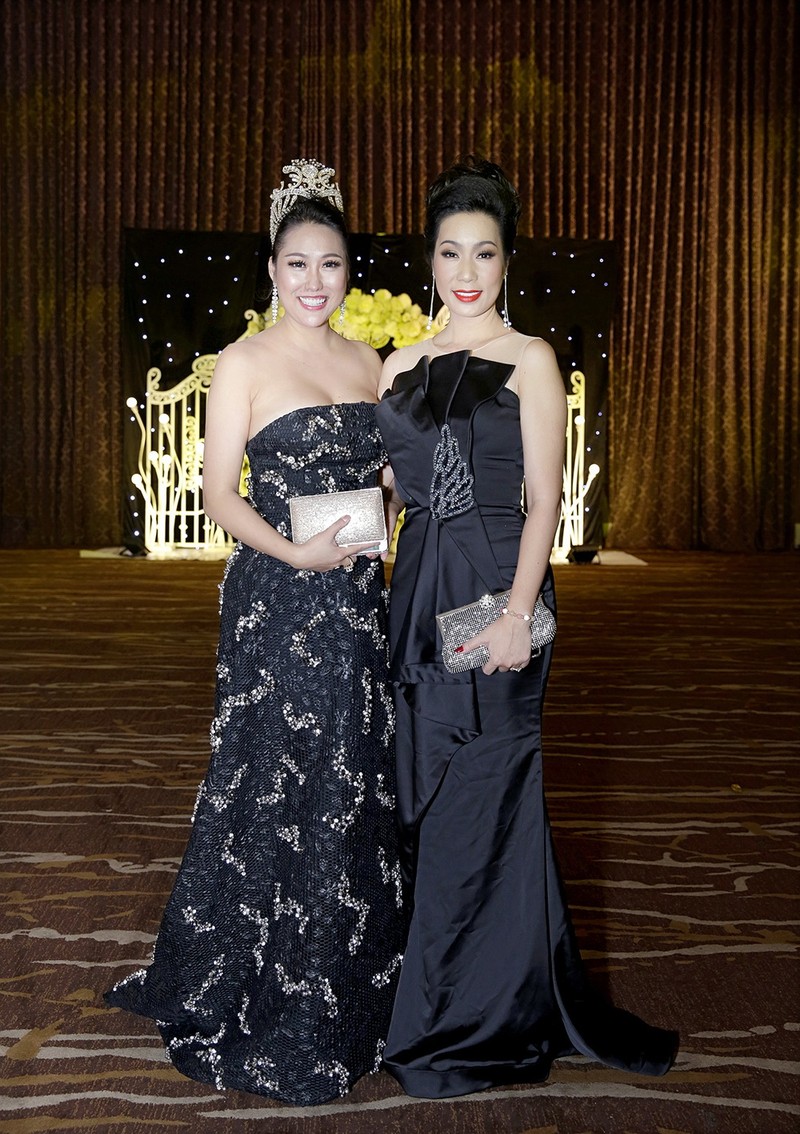 Ngắm các sao tràn ngập tiệc 'khủng' của hoa hậu Vũ Thị Loan - ảnh 6