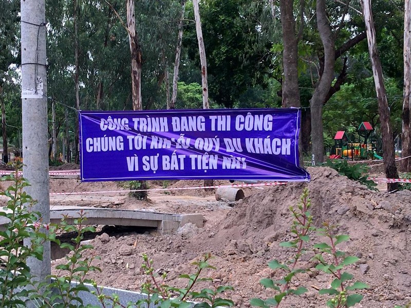 Hố sâu Công viên Gia Định đã được rào chắn - ảnh 6
