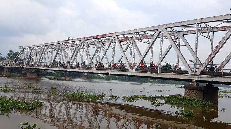 Cận cảnh cầu cổ hơn 100 tuổi sắp tháo dỡ ở Sài Gòn - ảnh 1