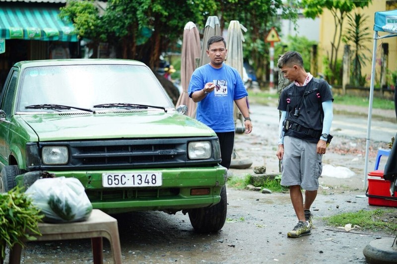Ngọc Trinh tiếp tục làm gái quê sau Vòng eo 56 - 3