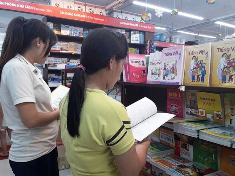 Nhấn vào ảnh để phóng to Sách giáo khoa do Bộ biên soạn sẽ có phiên bản điện tử - ảnh 1