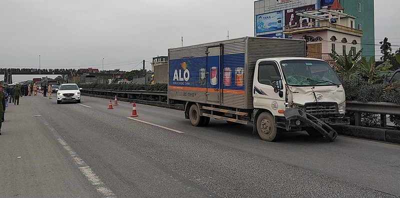 Xe tải đâm vào đoàn đi viếng mộ, 9 người chết - 4