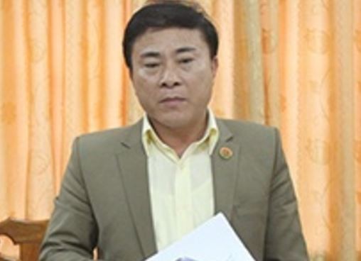 Đình chỉ công tác phó chủ tịch huyện và giám đốc đánh bạc - ảnh 1