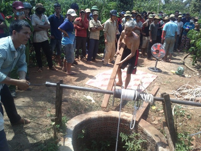 Phát hiện thanh niên mất tích chết bất thường dưới giếng sâu - ảnh 1