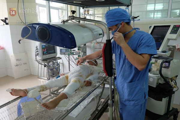 Ngã vào nồi canh 200 lít, bé gái 6 tuổi đang nguy kịch - ảnh 5