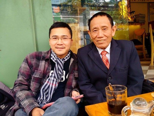 Phóng viên Báo Người Lao động chụp ảnh chung với người đàn ông nhiều vợ Phóng viên Báo Người Lao động chụp ảnh chung với người đàn ông nhiều vợ