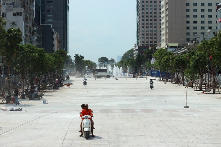 Đến Phố đi bộ Nguyễn Huệ gửi xe ở đâu? - ảnh 2