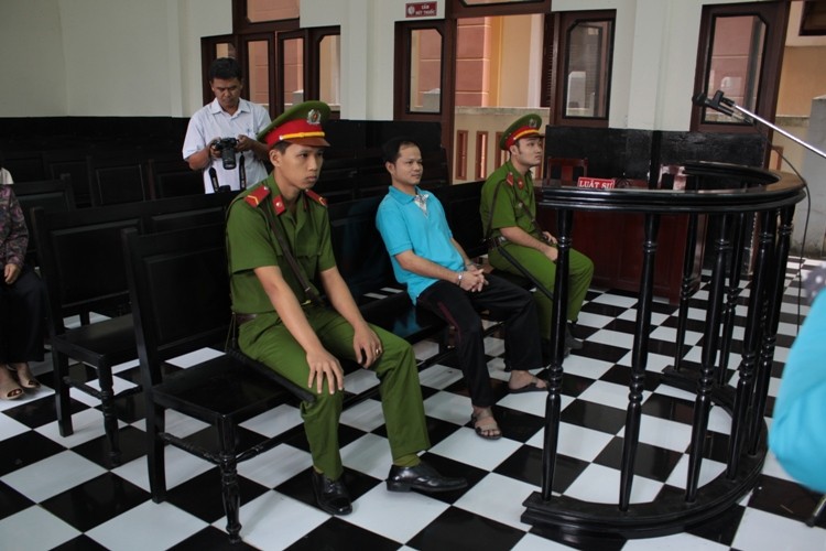 Vụ chai nước có ruồi: 'Điều tra viên chính có dấu hiệu không khách quan' - ảnh 5
