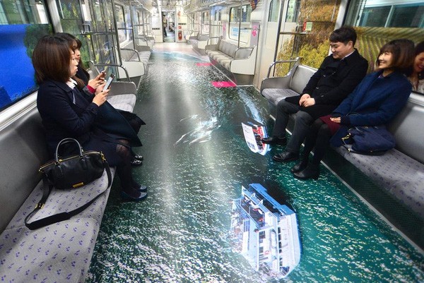 Những chuyến tàu điện có một không hai ở Seoul - Ảnh 2. Những chuyến tàu điện có một không hai ở Seoul - Ảnh 2.