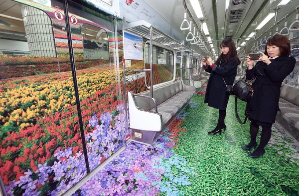 Những chuyến tàu điện có một không hai ở Seoul - Ảnh 5. Những chuyến tàu điện có một không hai ở Seoul - Ảnh 5.