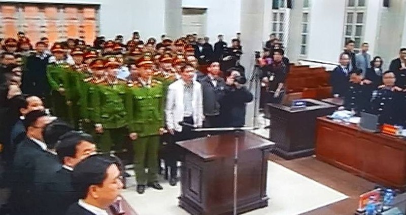 Tòa đang tuyên án ông Đinh La Thăng và các đồng phạm