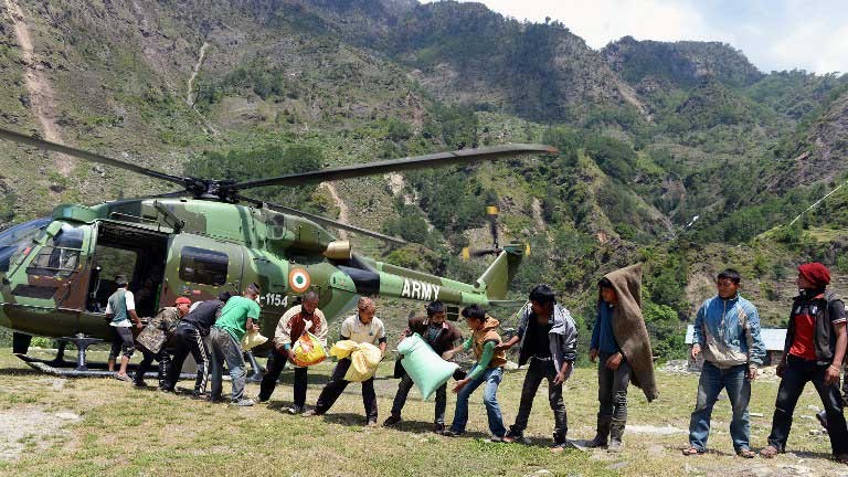 Thảm họa Nepal: Vẫn miệt mài phá băng tuyết tìm xác - ảnh 1