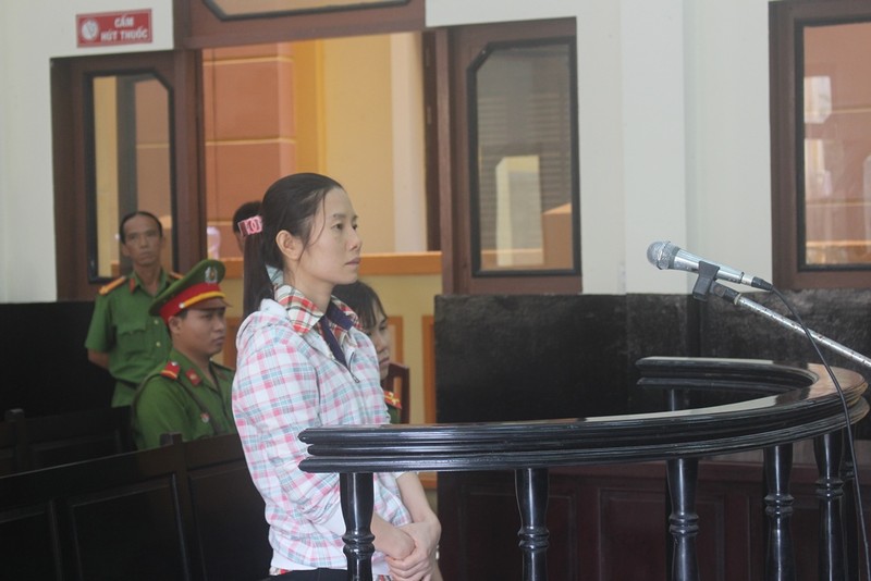 Bị cáo Trần Thị Tuyết tại phiên tòa ngày 22-12