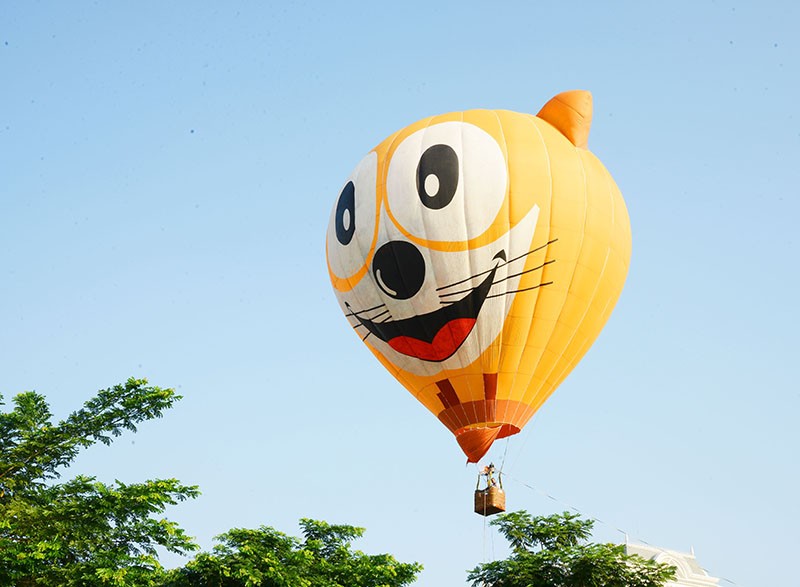 500 người bay cùng khinh khí cầu trong ngày Hữu nghị quốc tế - ảnh 8