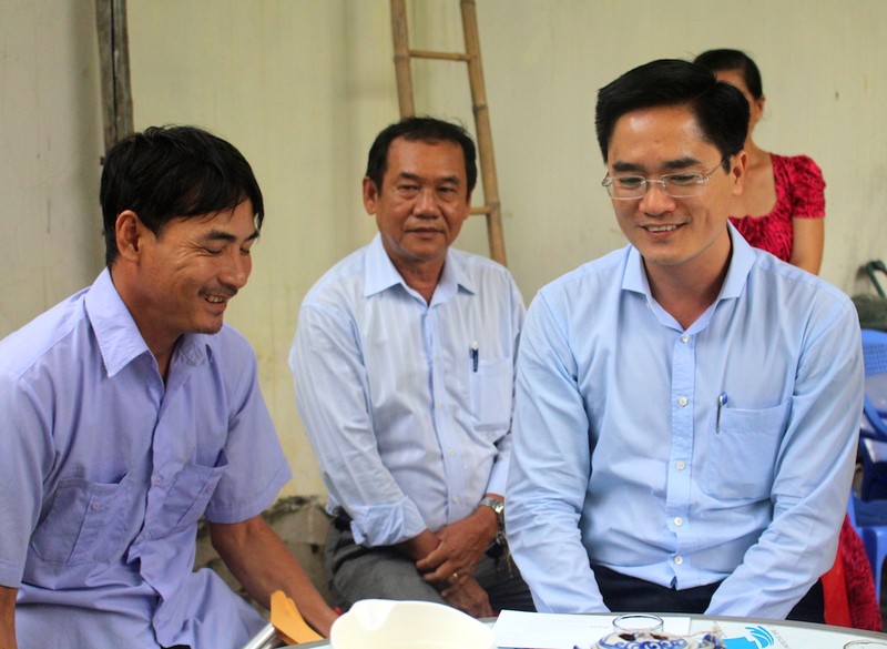 Thăm hỏi, tặng quà nạn nhân, gia đình nạn nhân TNGT - ảnh 4