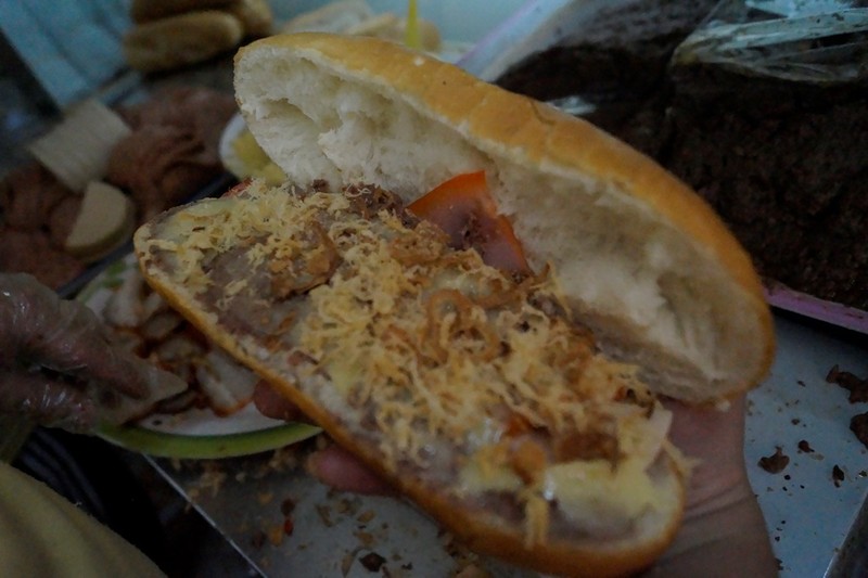 Những quán bánh mì vừa ngon, vừa lạ ở TP.HCM - ảnh 7
