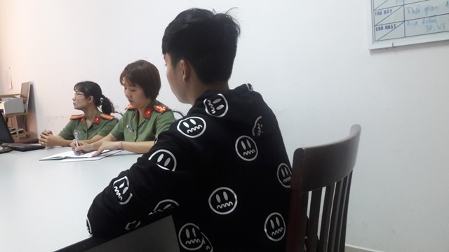 Người livestream Cô Ba Sài Gòn tự đến công an làm việc - Ảnh 2.