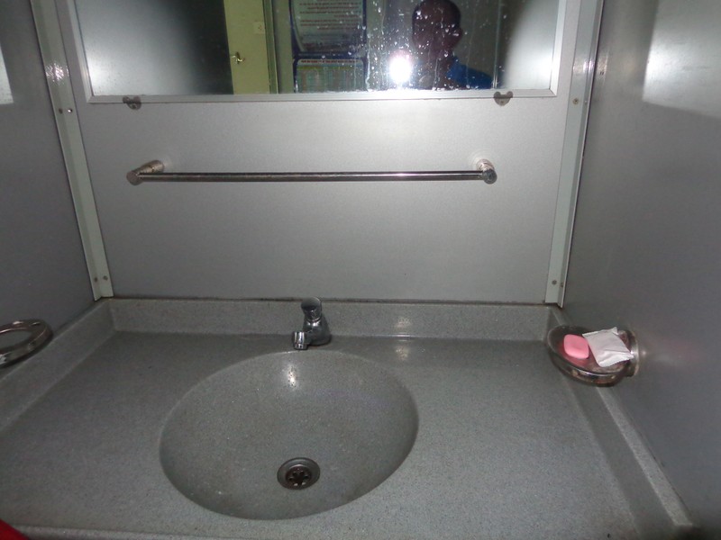 Chùm ảnh: Đường sắt đổi mới bắt đầu từ... cái toilet - ảnh 10