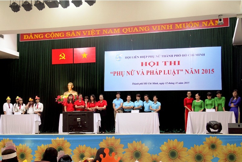 Hàng trăm nữ tiểu thương tham gia hội thi 'Phụ nữ và pháp luật' - ảnh 1