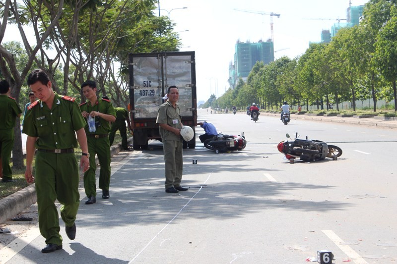 Tai nạn liên hoàn trên đại lộ Mai Chí Thọ làm hai người thương vong - ảnh 3