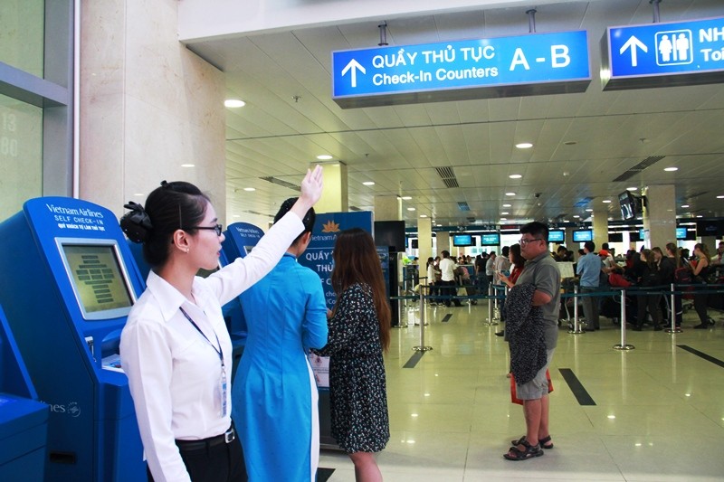 Cách hoàn thành sớm thủ tục ở sân bay Tân Sơn Nhất - ảnh 1