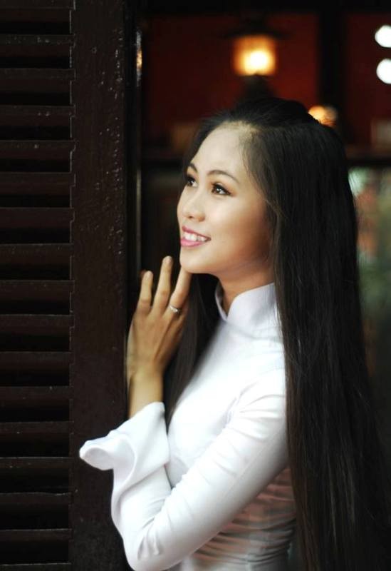 Hoa khôi Phương Thảo dùng bữa với người lạ - ảnh 11