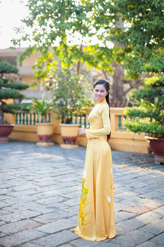 Hoa khôi Phương Thảo dùng bữa với người lạ - ảnh 9