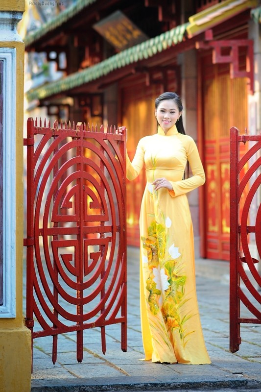 Hoa khôi Phương Thảo dùng bữa với người lạ - ảnh 8