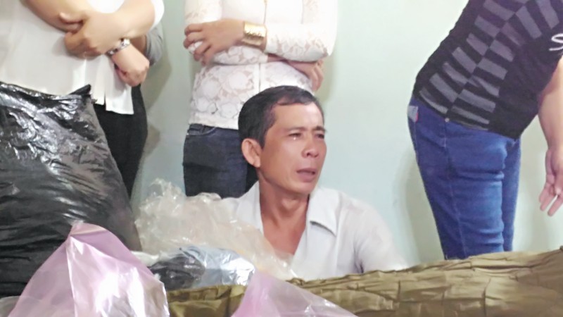 Nước mắt rơi trong tang lễ người lính cứu hỏa hi sinh - ảnh 6