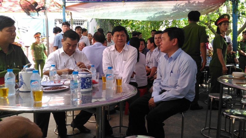 Nước mắt rơi trong tang lễ người lính cứu hỏa hi sinh - ảnh 5