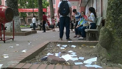Môn Lịch sử: Hàng chục thí sinh bị đình chỉ do sử dụng 'phao' - ảnh 1