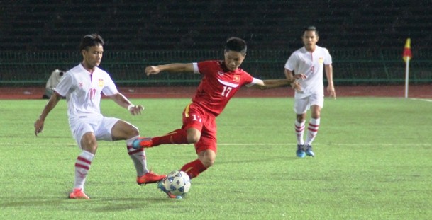 Giải U-16 Đông Nam Á: Đi trong...mưa bão - ảnh 3