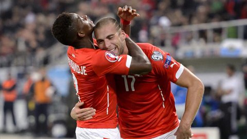 Vòng loại Euro 2016: Anh, Tây Ban Nha hiên ngang đến Pháp - ảnh 2