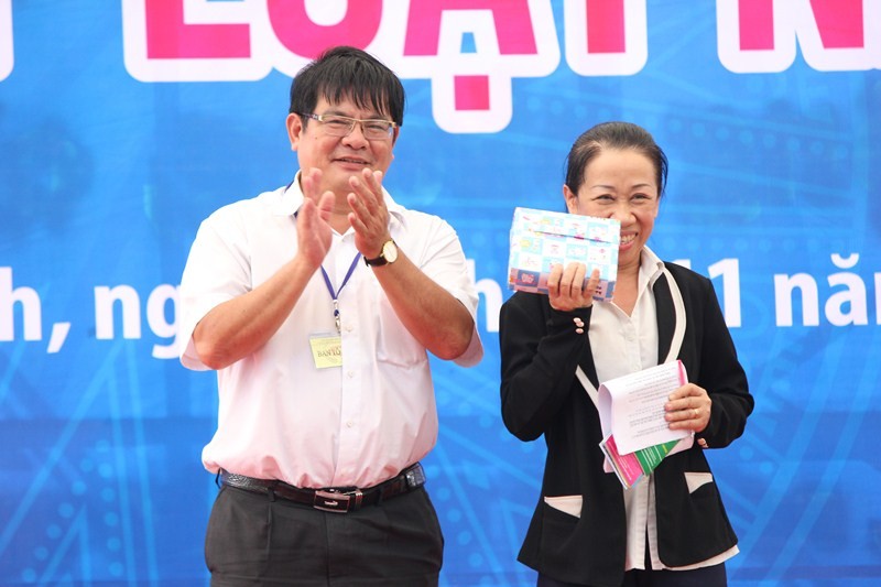 Hơn 5.000 người tham dự Ngày hội pháp luật 2015 - ảnh 13