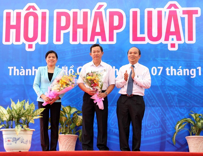 Hơn 5.000 người tham dự Ngày hội pháp luật 2015 - ảnh 6