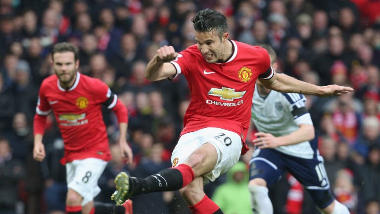Van Persie bất ngờ lãnh “án phạt” - ảnh 1