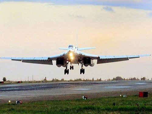 Không quân Nga sẽ tiếp nhận không dưới 50 máy bay ném bom Tu-160 - ảnh 1