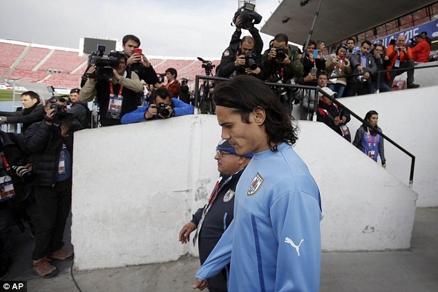 Nhận hung tin, Cavani có thể lỡ Copa America - ảnh 1