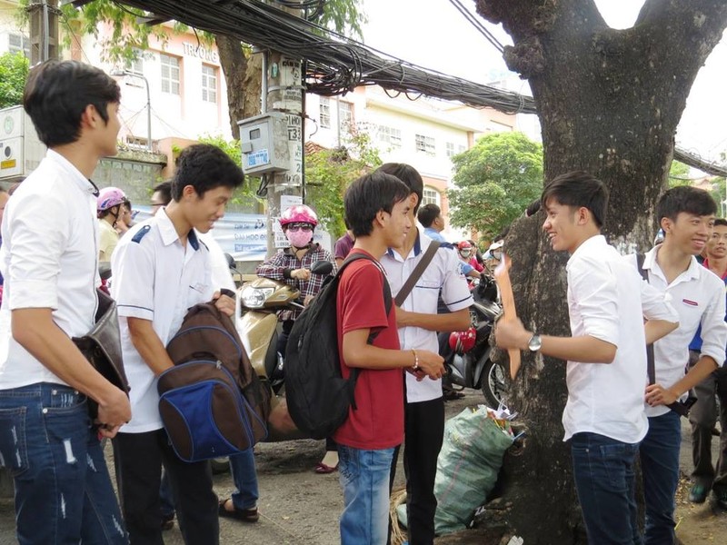 Đề thi môn Tiếng Anh gây bất ngờ - ảnh 1