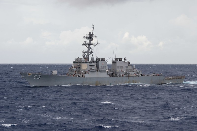 Thủy thủ khu trục hạm Mỹ mất tích ở biển Đông - ảnh 1