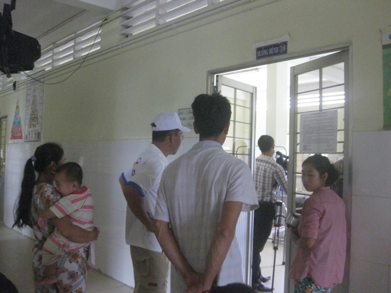 Nghi phạm đâm thấu sọ cháu bé đòi đập đầu vào tường tự vẫn - ảnh 1