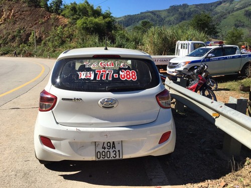 Bắt một trong bốn nghi phạm cướp taxi trốn vào rừng ở Kon Tum - ảnh 1